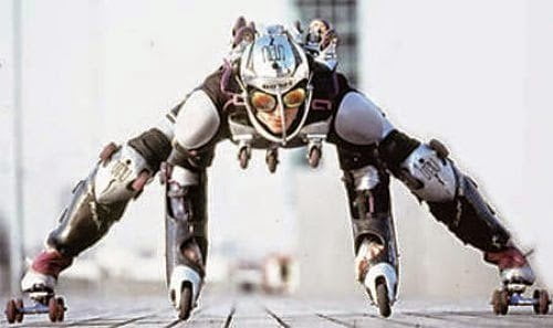 فيديو : بدلة متحولة يمكنك قيادتها على الإسفلت بأي وضع ! 108