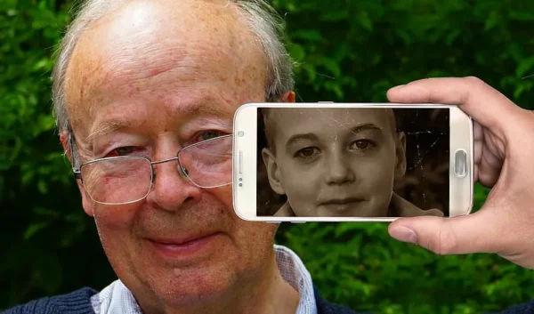 أفضل 5 تطبيقات لكبار السن : ستجعل حياتهم أسهل !